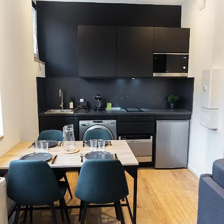 - Le Petit Loft - *